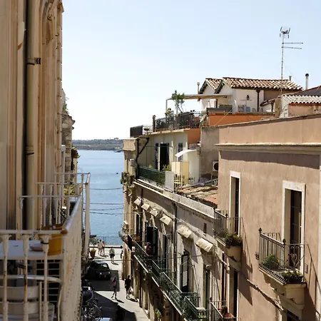 Camera Con Bagno Privato Vista Mare Ortigia Apartment